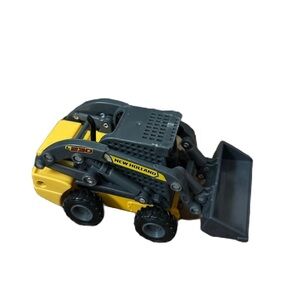 ERTL New Holland L230 Skid Steer Toy - 1:32 Scale Front Bucket